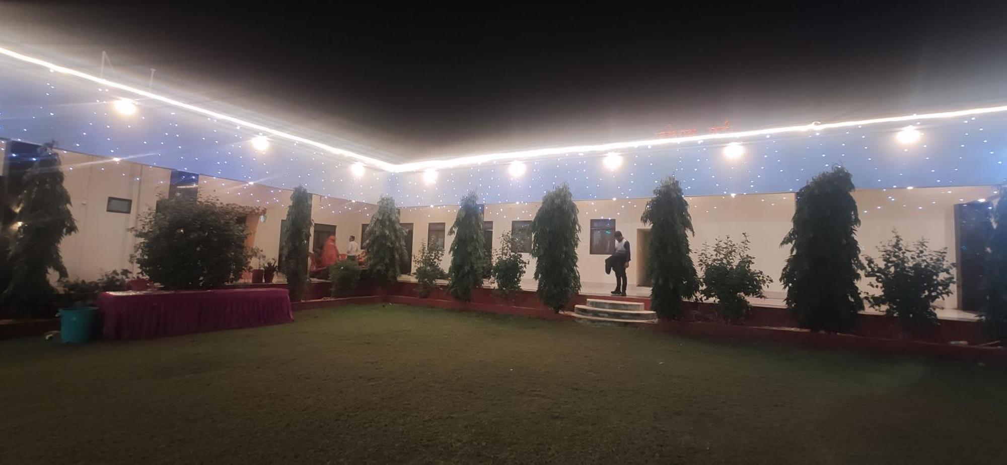 Prem Garden & Resort Mathura Extérieur photo