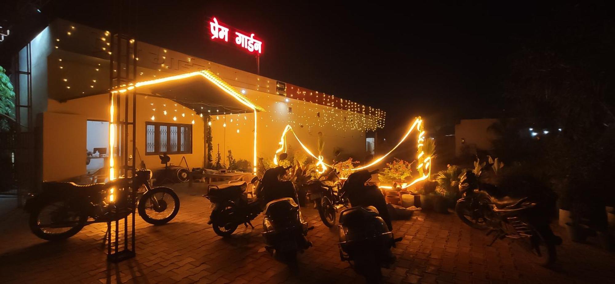 Prem Garden & Resort Mathura Extérieur photo